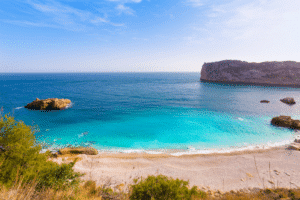 Discover the best coves and beaches in Cumbre del Sol