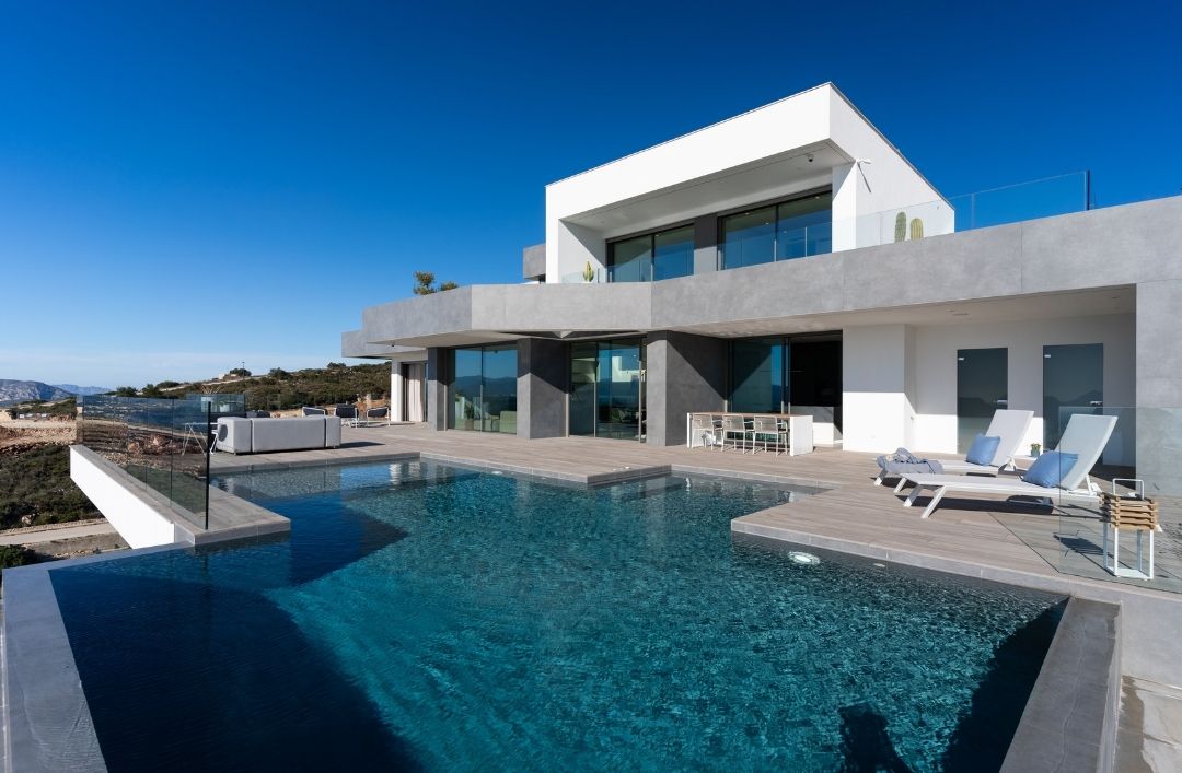 Quality and style with Mediterranean views – Villa Veleta