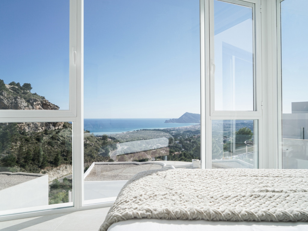 Find out the current status of the last 3 homes in Blanc Altea Homes